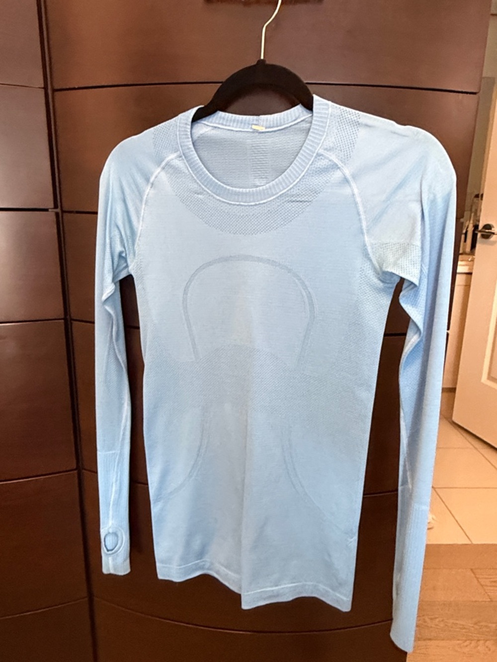 Lululemon swiftly Light Blue Long Sleeve Seamless Top like new